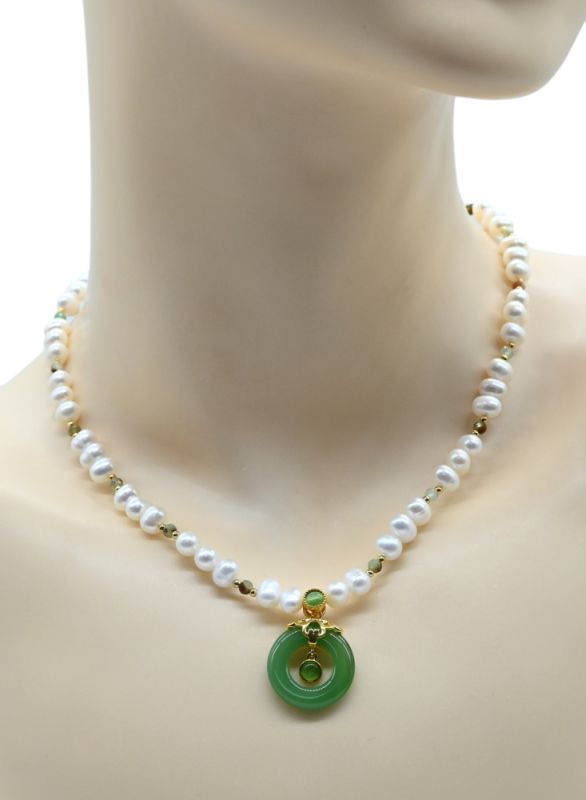 Choker with pearls oval 5*6mm with pendant circle, 40cm