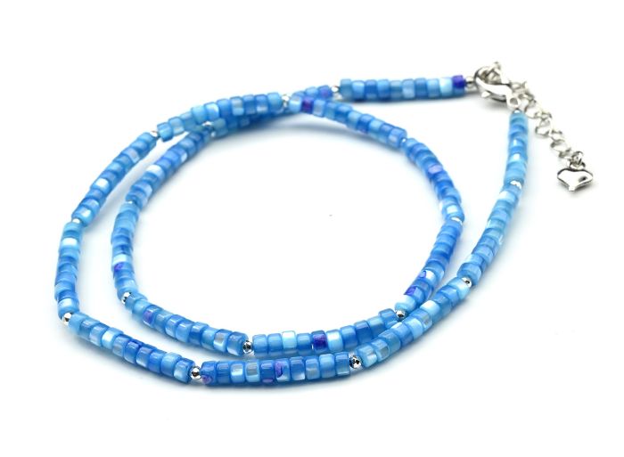 Choker made of mother-of-pearl tinted discs 4mm blue, 45cm