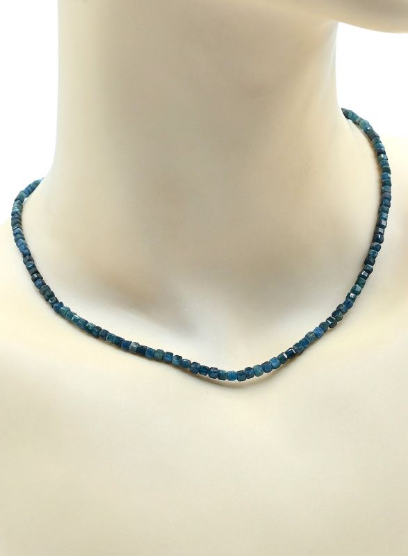 Apatite choker cube 3mm, 40cm