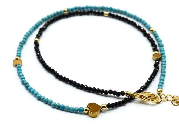 Choker made of spinel and turquoise with a heart pendant made of gold-colored hematite, 40cm