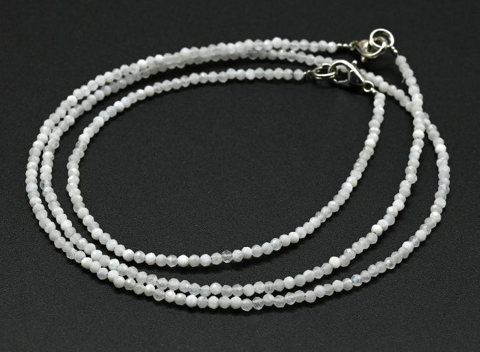 Choker and bracelet made of white marble ball 2mm, 45cm; 17cm