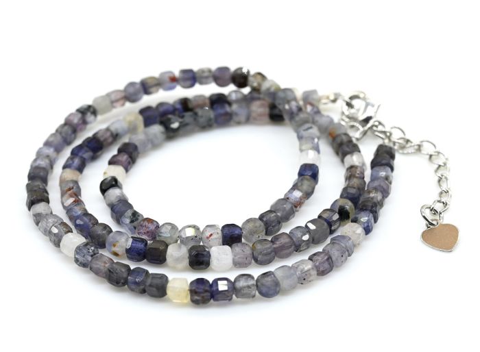 Choker made of Iolite cube 3.5mm, 40cm