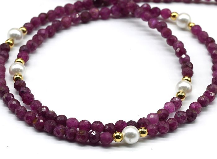 Choker made of ruby ball 3mm, insert Majorcan ball 4mm, 39cm