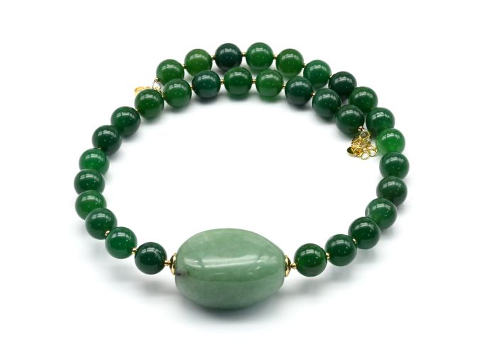 Choker necklace made of 12mm tinted agate with jade 26*39mm, 48cm