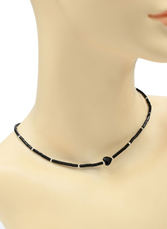 Choker made of black agate (imitation) cylinder 3*5mm, heart 8*8mm color black, 40cm