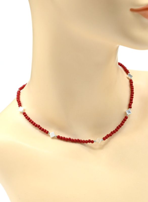 Choker made of beads "Clover" ball 3mm color red, 39cm