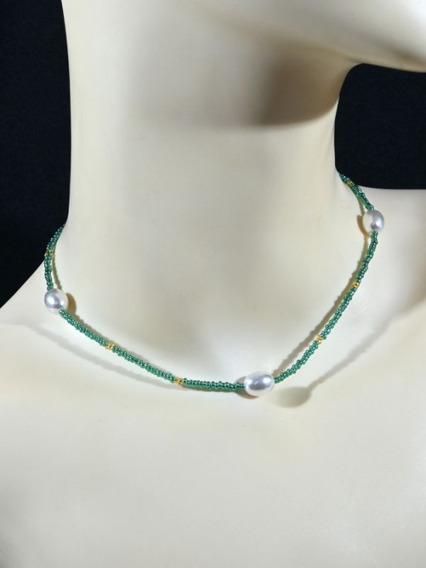 Beaded choker with Majorcan rondel 2*1mm emerald color, 38cm