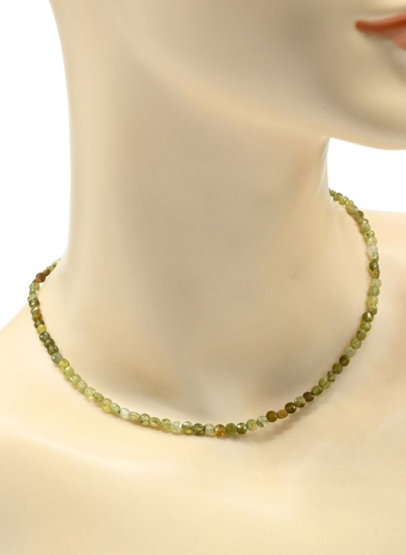 Choker made of green pomegranate ball 4mm, 38.5cm