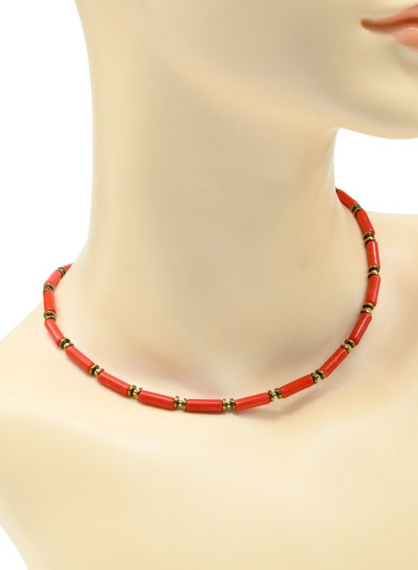 Choker made of tinted caholong cylinder 4*13mm color red, 39cm