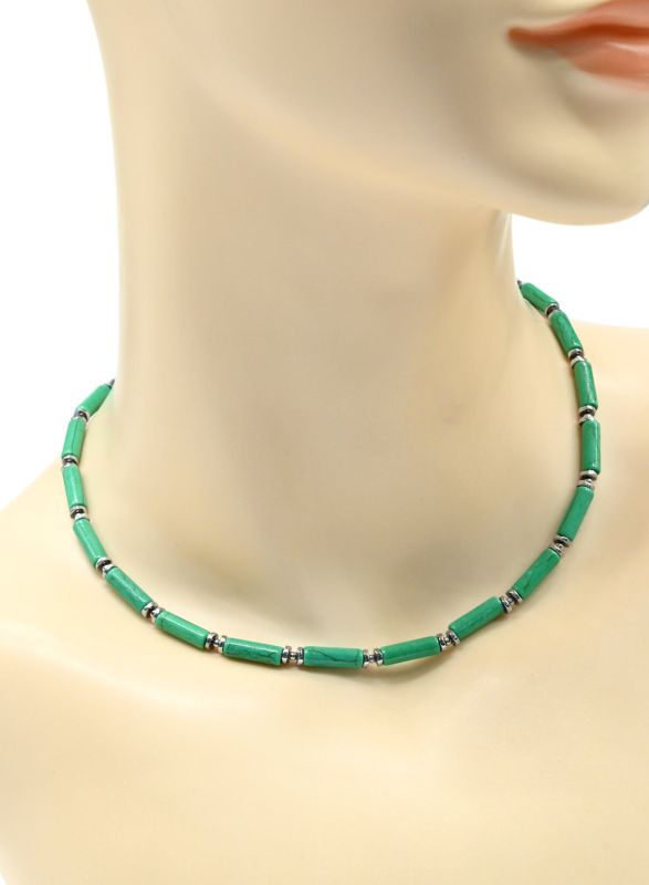 Choker made of tinted caholong cylinder 4*13mm color green, 39cm