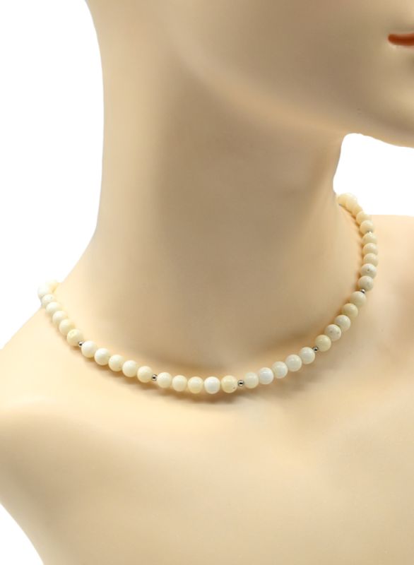 Choker made of white coral ball 6mm, 40cm