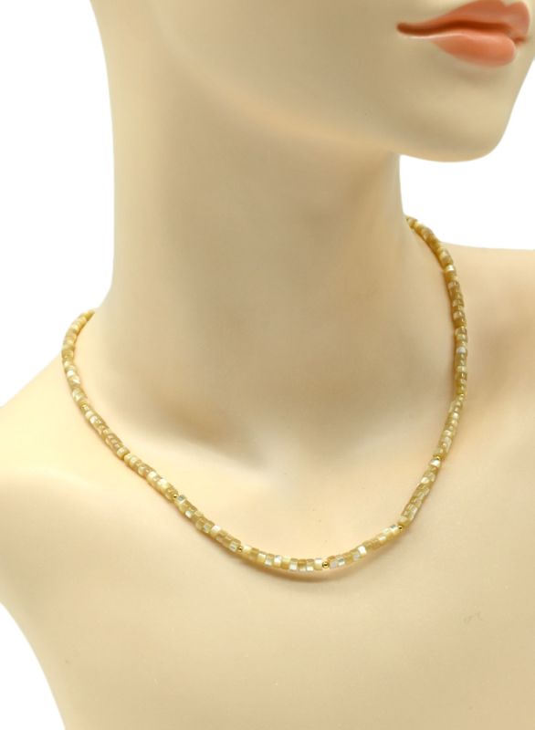 Choker made of mother-of-pearl tinted discs 4mm beige color, 45cm.