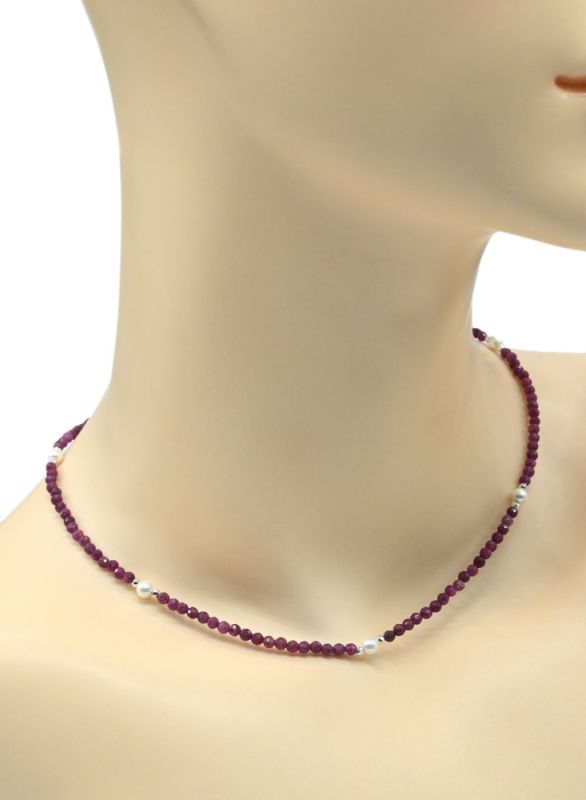 Choker made of ruby ball 3mm, insert Majorcan ball 4mm, 39cm