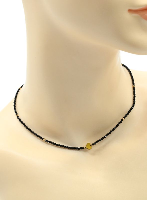 Choker made of black spinel with a heart pendant made of hematite in gold, 39cm