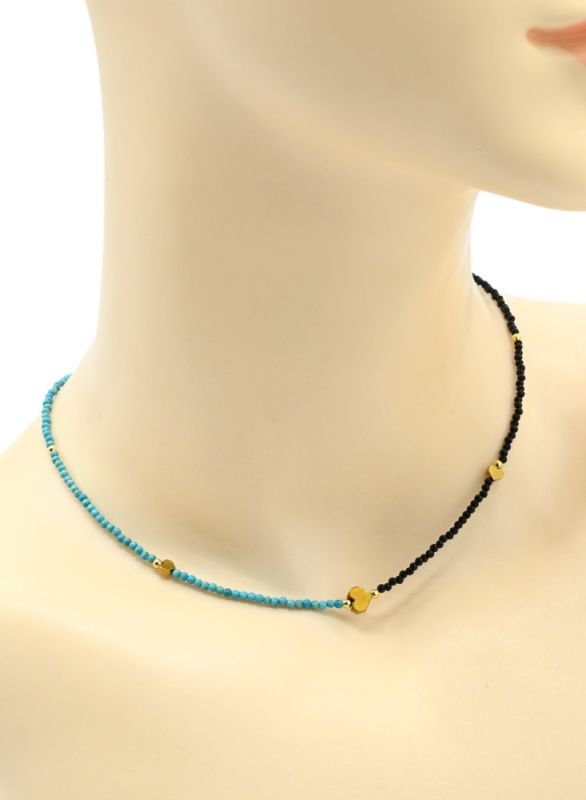 Choker made of spinel and turquoise with a heart pendant made of gold-colored hematite, 40cm