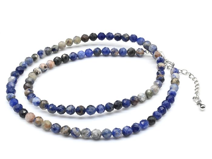 The choker is made of sodalite ball 4mm, 40cm.