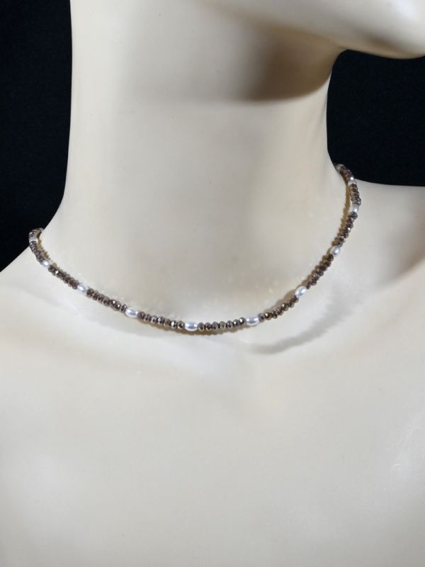 Zircon choker with Majorca rondel 3*2mm cappuccino flower, 38cm