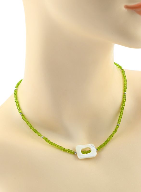 Zircon choker with mother of pearl cube 2mm green, 39.5cm