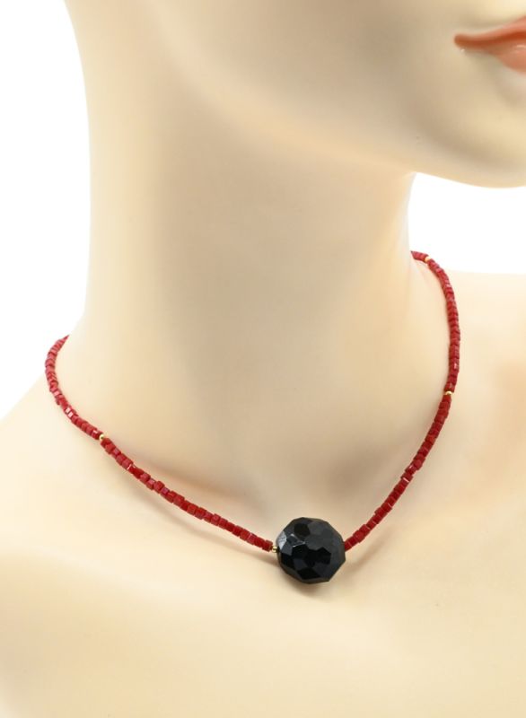 Choker on the neck made of zircon cube 2mm red, 39cm