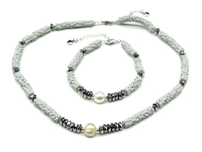 Choker around the neck with a rubber bracelet with pearls, gray, 39cm, 18cm