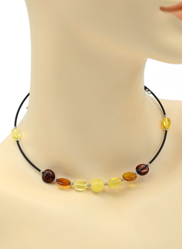 Choker with amber oval 8*10mm assorted color, 40cm.