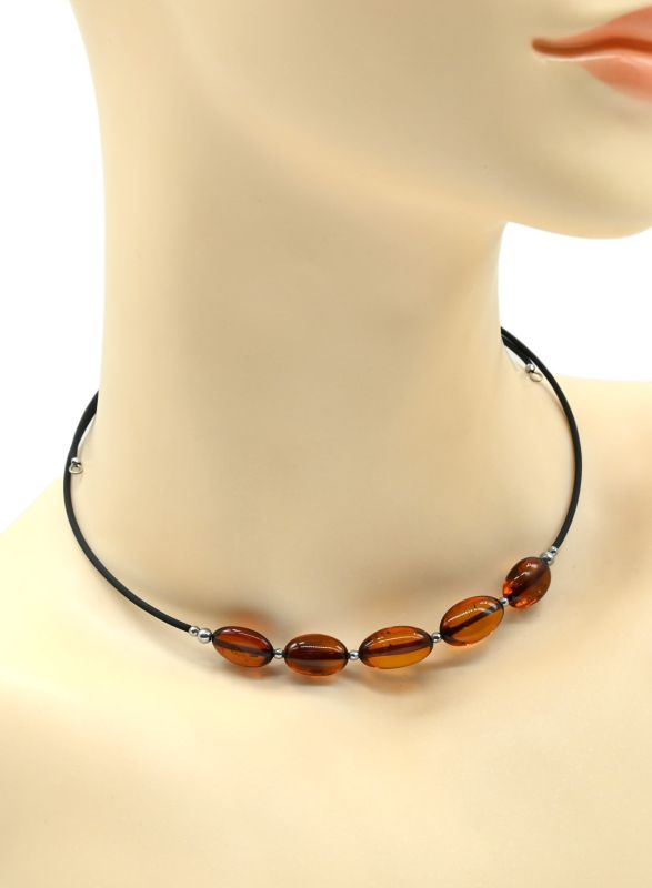 Choker with amber oval 8*14mm dragon color, 40cm