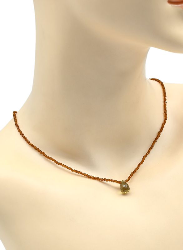 Choker with a pendant made of spinel flower, 44cm