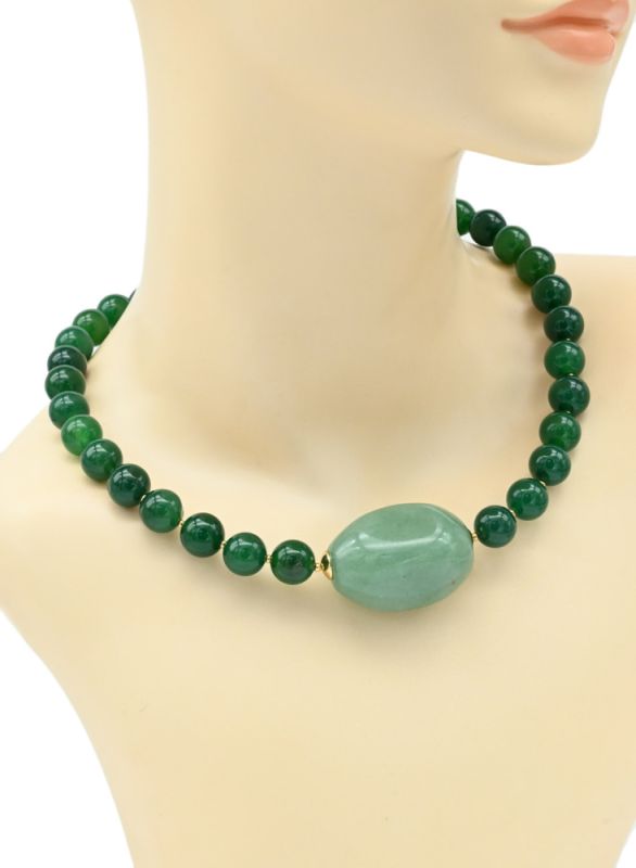 Choker necklace made of 12mm tinted agate with jade 26*39mm, 48cm