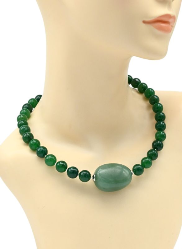 Choker necklace made of 12mm tinted agate with jade 26*39mm, 48cm